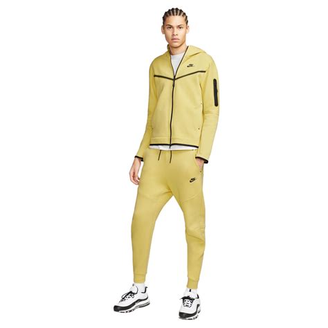 nike tech zwart goud|Nike tech fleece streetwear.